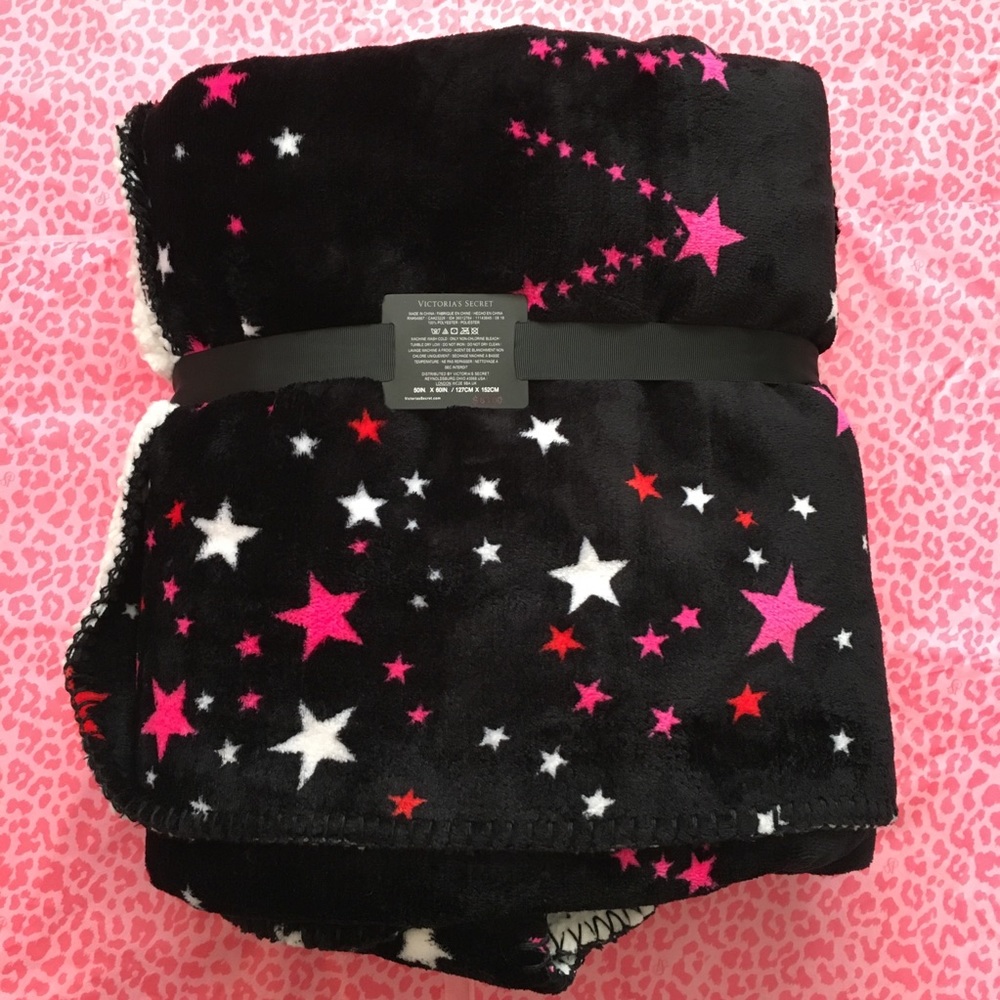 Victoria’s Secret Stars Sherpa Blanket NWT - Picture 7 of 8